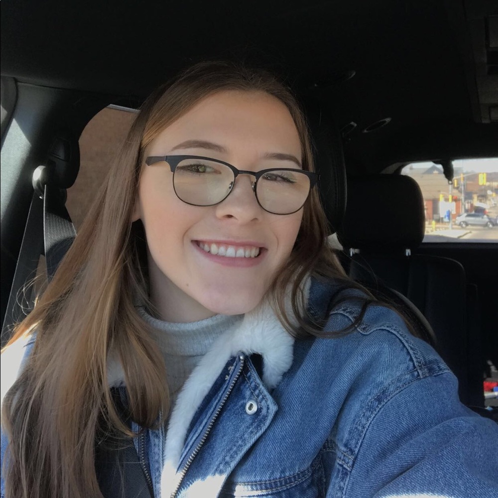 Meet your Posher, Leah